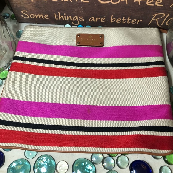 kate spade Handbags - Kate Spade ♠️ Pouch
